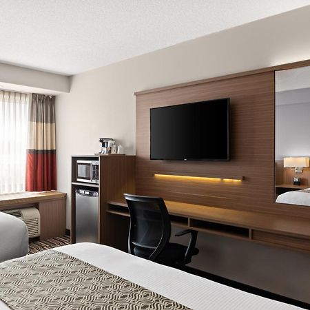 Microtel Inn & Suites By Wyndham Kirkland Lake Esterno foto