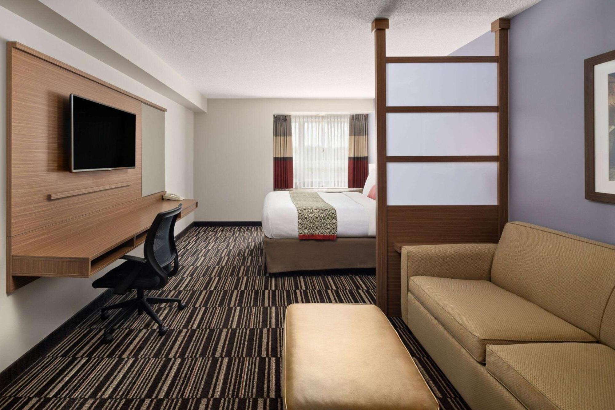 Microtel Inn & Suites By Wyndham Kirkland Lake Esterno foto