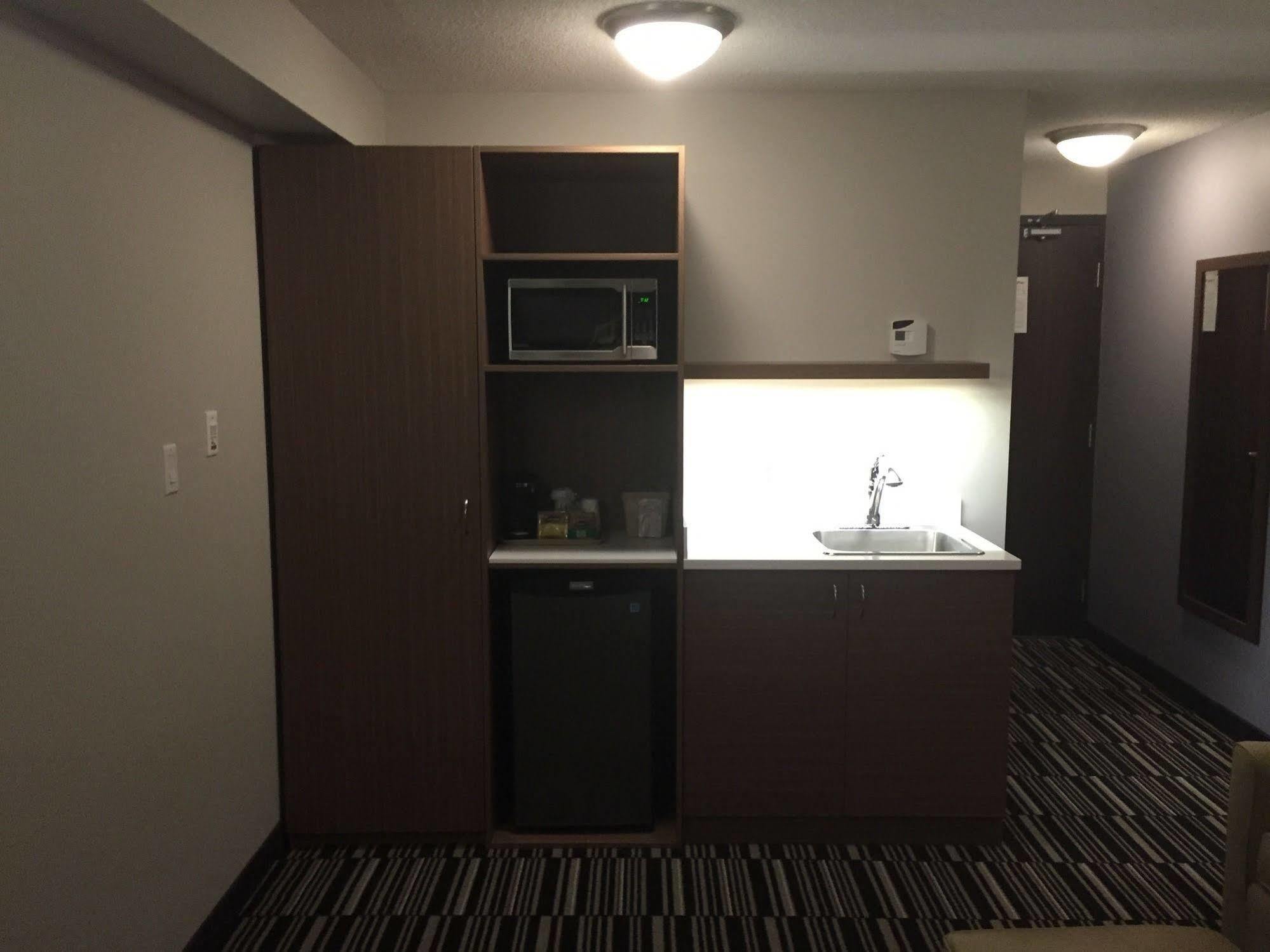 Microtel Inn & Suites By Wyndham Kirkland Lake Esterno foto