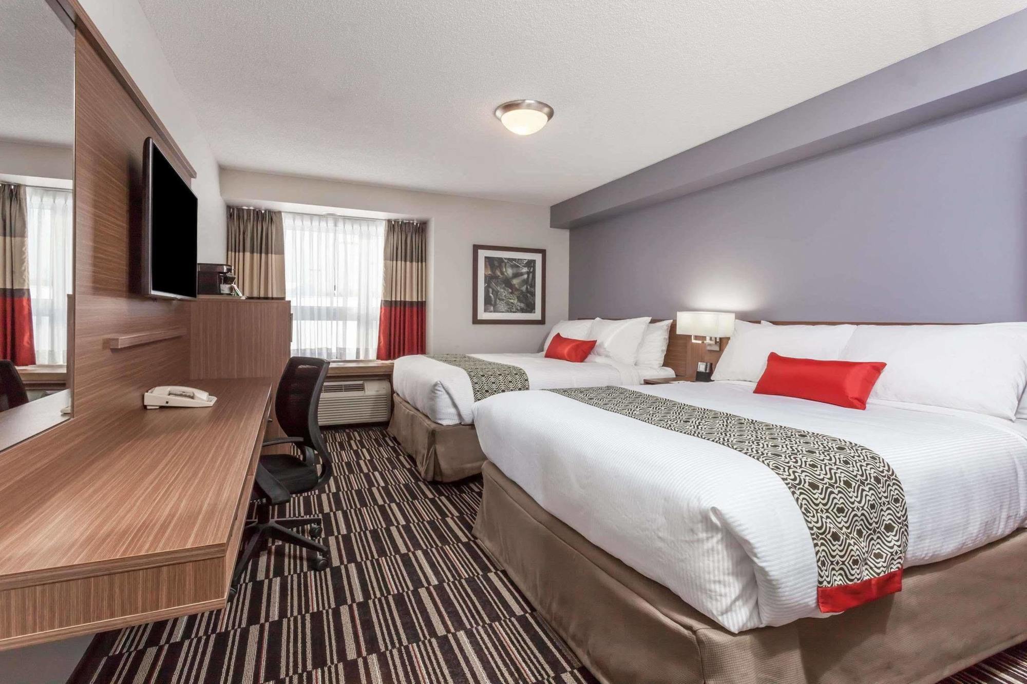 Microtel Inn & Suites By Wyndham Kirkland Lake Esterno foto