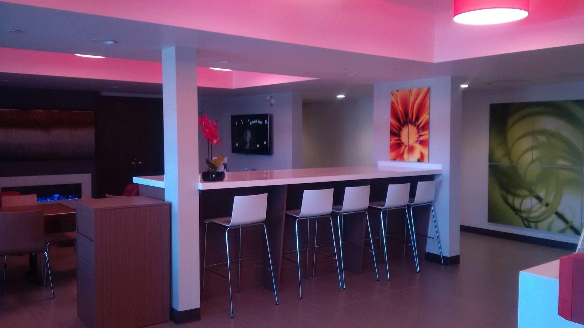 Microtel Inn & Suites By Wyndham Kirkland Lake Esterno foto